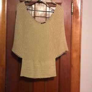 🌟🌟New Direction women⚜️⚜️gold flare sweater🌟🌟